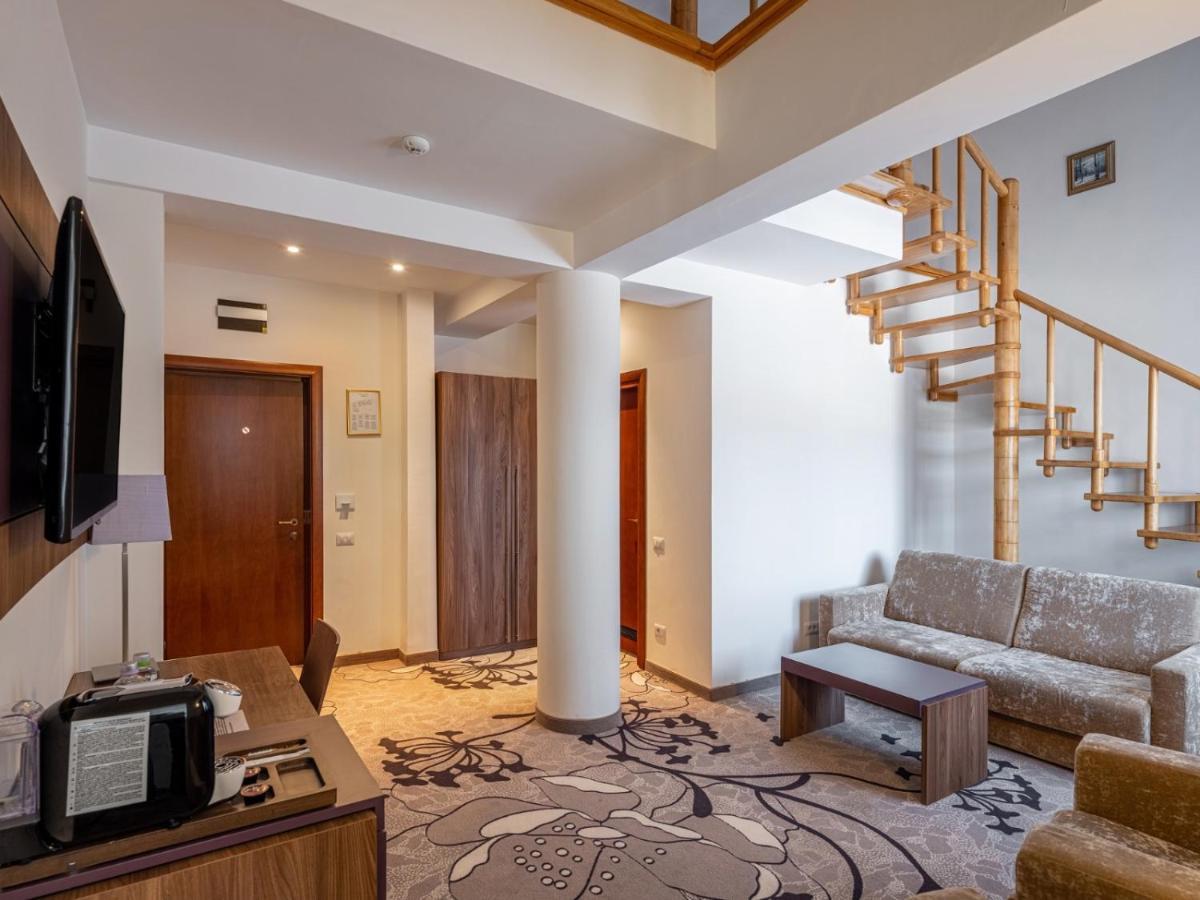 Hotel Miruna - New Belvedere Poiana Brasov Buitenkant foto